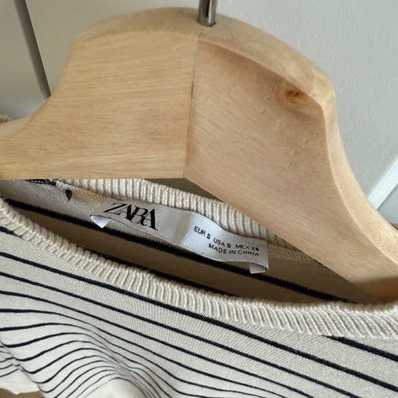 ZARA Knit Cream Striped Crewneck Sweater - Picture 2 of 2